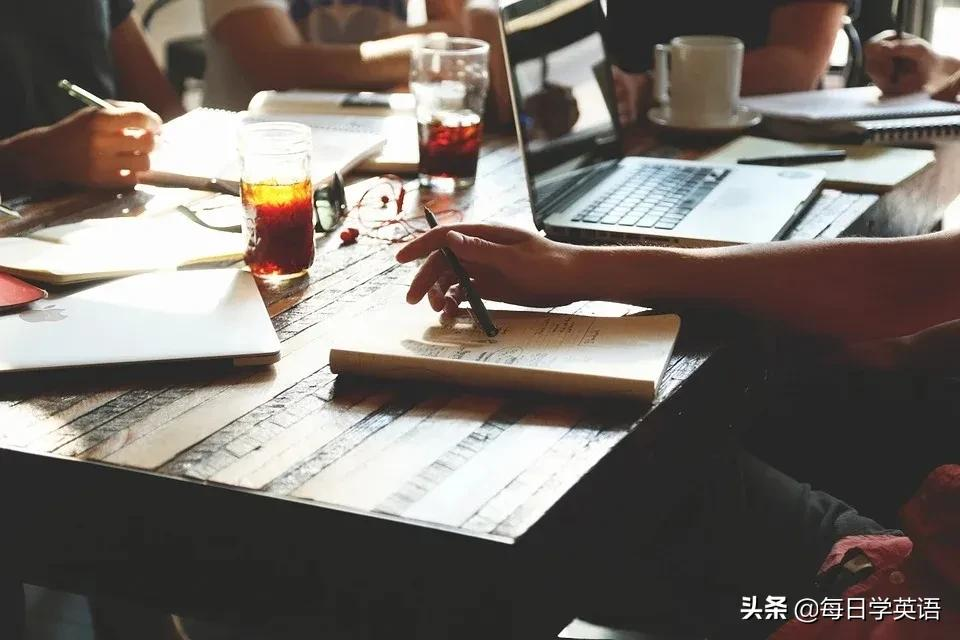 “工作很累”用英文翻译成“The work is very tired.”？这会很尴尬