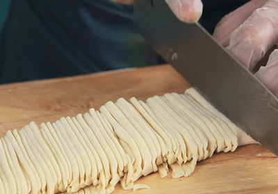 手工面条的做法(只需6步骤轻松自制q弹劲道的手工面条)