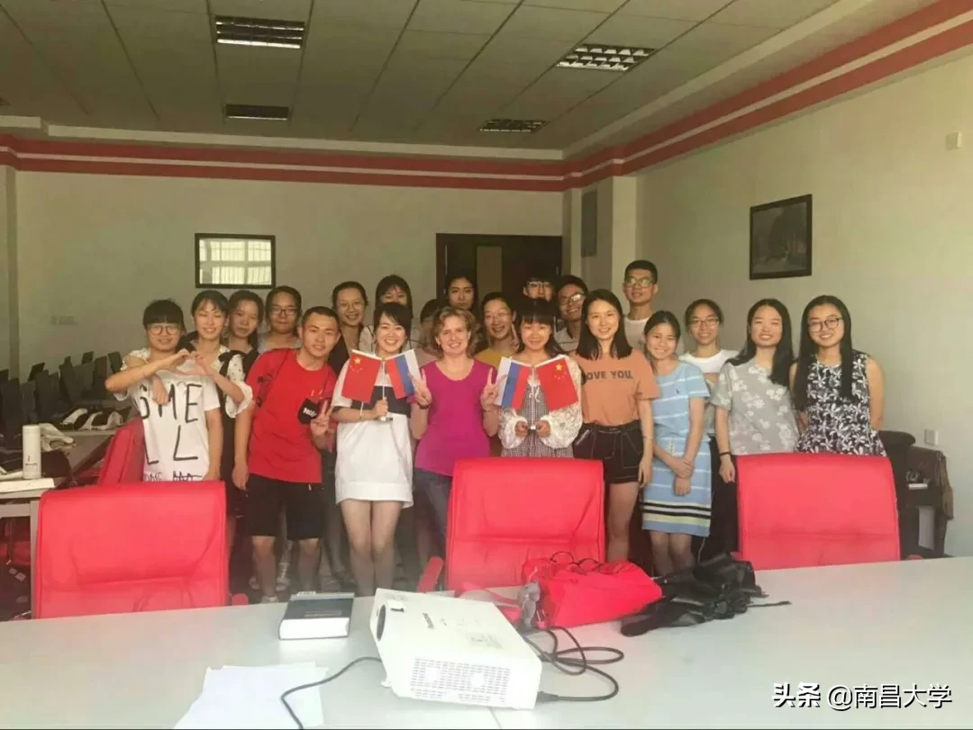 跨越时区的“空中课堂”，南昌大学外籍教师异国当“主播”