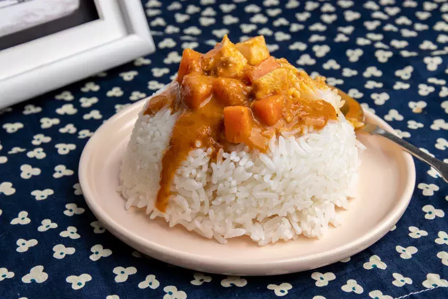 吃下来觉得,雄鸡标牌还是很靠谱的,感觉和外边餐馆吃到的红咖喱菜肴的