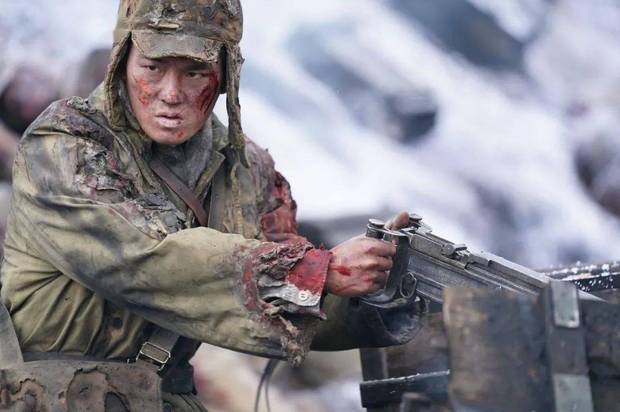 《长津湖》破35亿，这个只出场40秒的男人，却不
