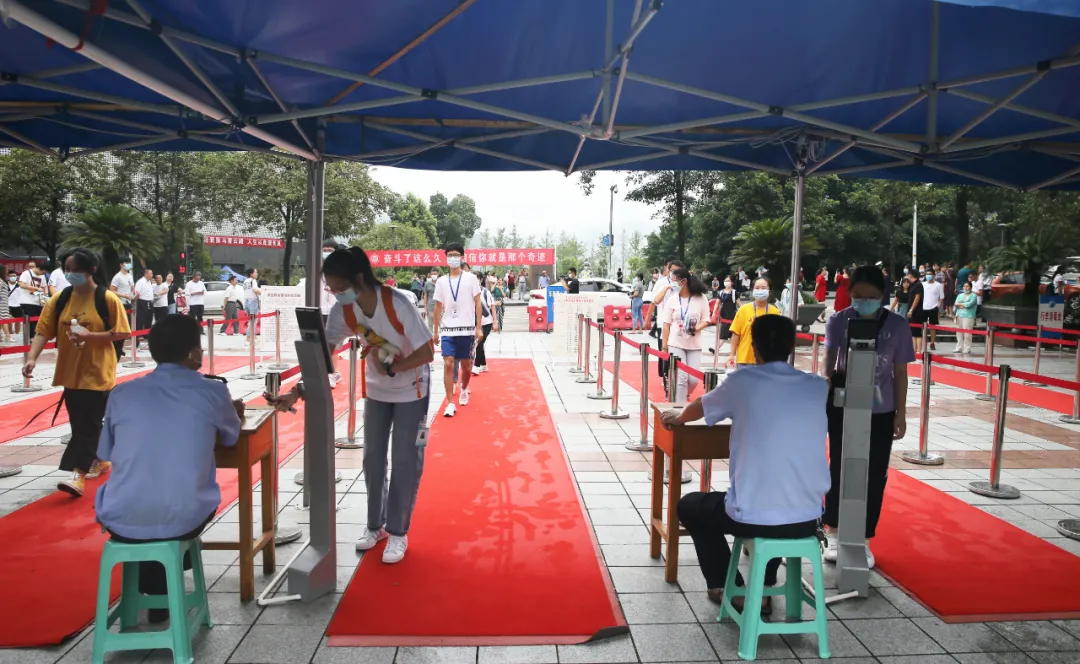 直击高考现场！云阳以最严举措，守护每位考生的梦想！