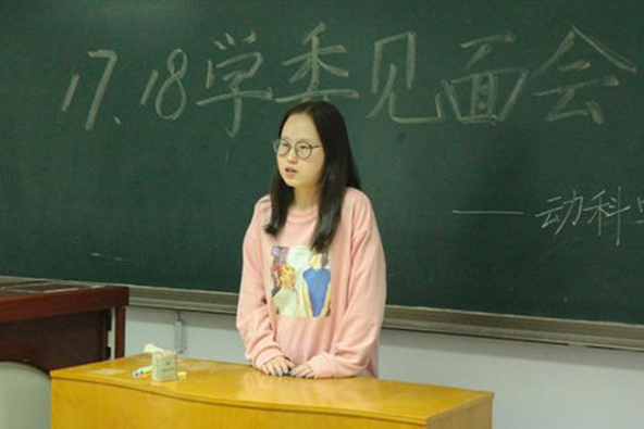 大学竞选什么班干部更有优势？这2种利于之后发展，班长没有上榜