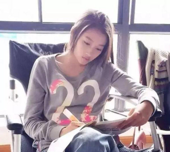 关晓彤高考成绩曝光，明明在拍戏，为什么成绩这么好？方法更重要