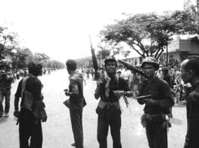 越南“挑衅恩师”终自食恶果，亲华元首长征继任，再次效仿中国