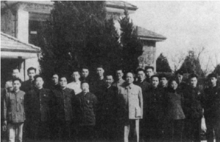 田家英陪伴毛泽东18年，44岁自杀身亡，毛泽东直言：他其实没问题