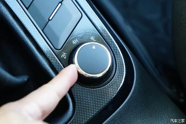 四驱车档位选择、油门及转向操作方法