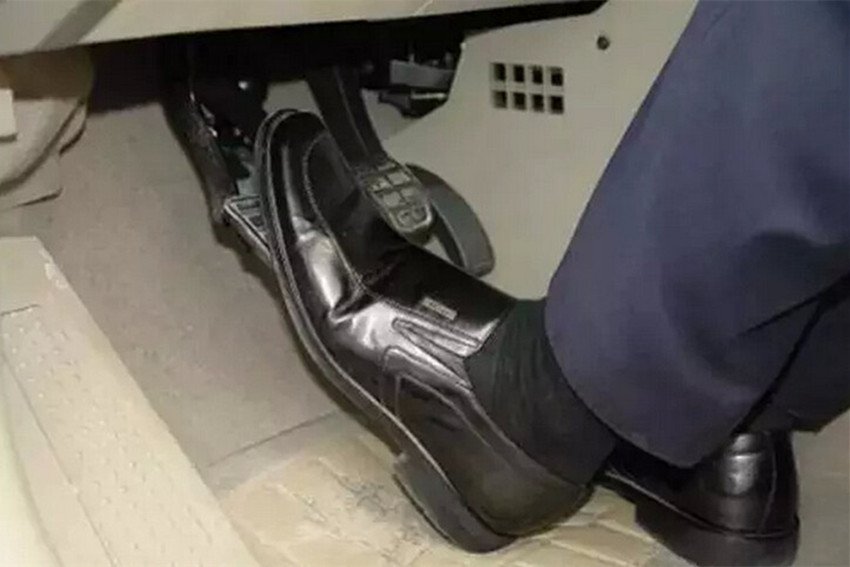 开自动挡必懂的5大技巧，学会后比手动挡还省油，现在弄懂还不晚