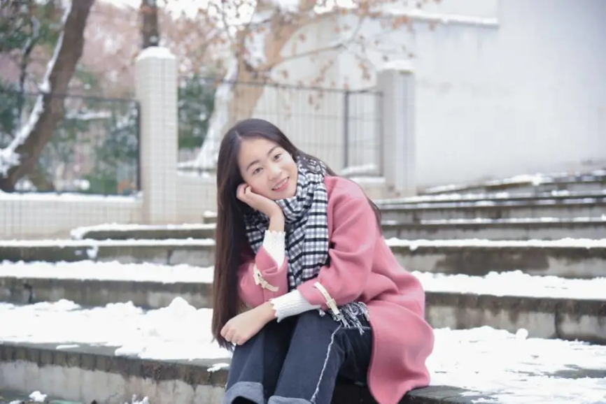 参加国旗护卫队，连续3年获国家级奖学金，湖北女大学生现已保研985！