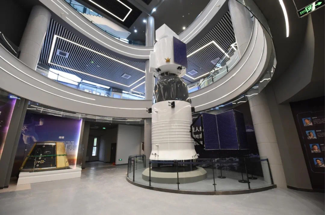 校园里看火箭、拥有“神舟揽月”广场，来看“硬核”的哈工大航天