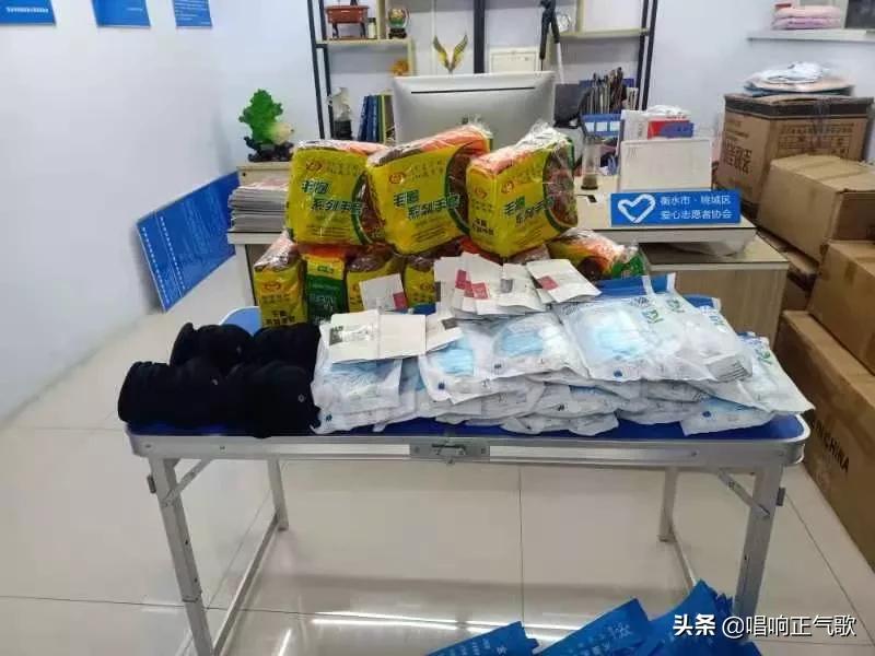 河北衡水爱心人士关爱环卫工寒冬送温暖助力国家级文明城市创建