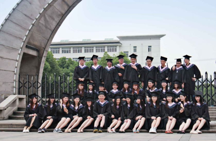 大学生毕业难度再升级，新规定2022即将落实，学生：幸亏毕业的早