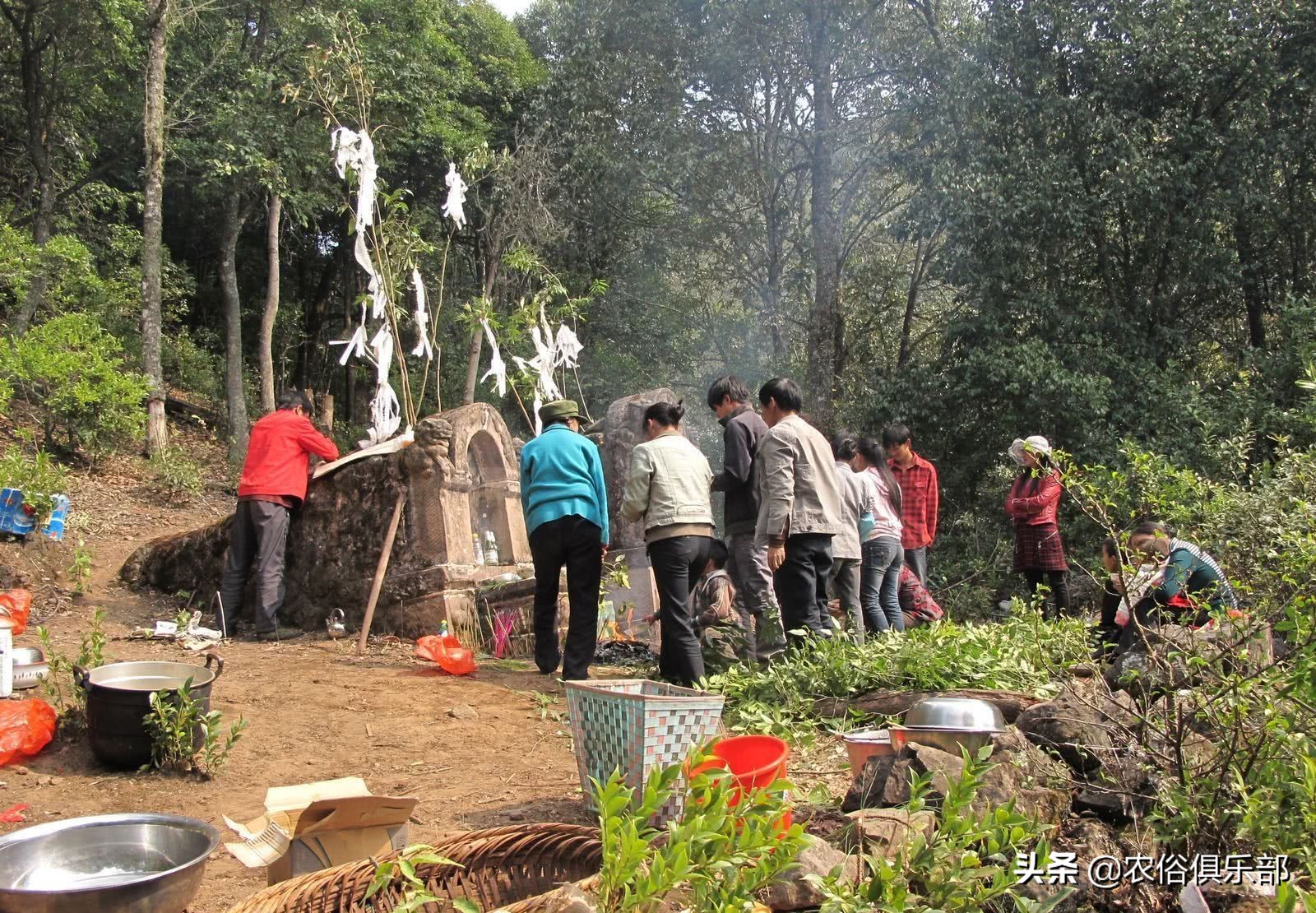 为何在农村忌讳参与别人上坟，上坟后也不能拜访亲友？