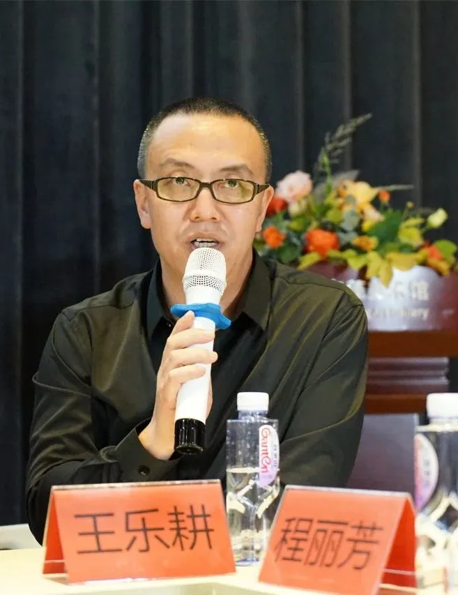 “陶瓷文创高峰论坛”2020年10月29日在江西景德镇举办
