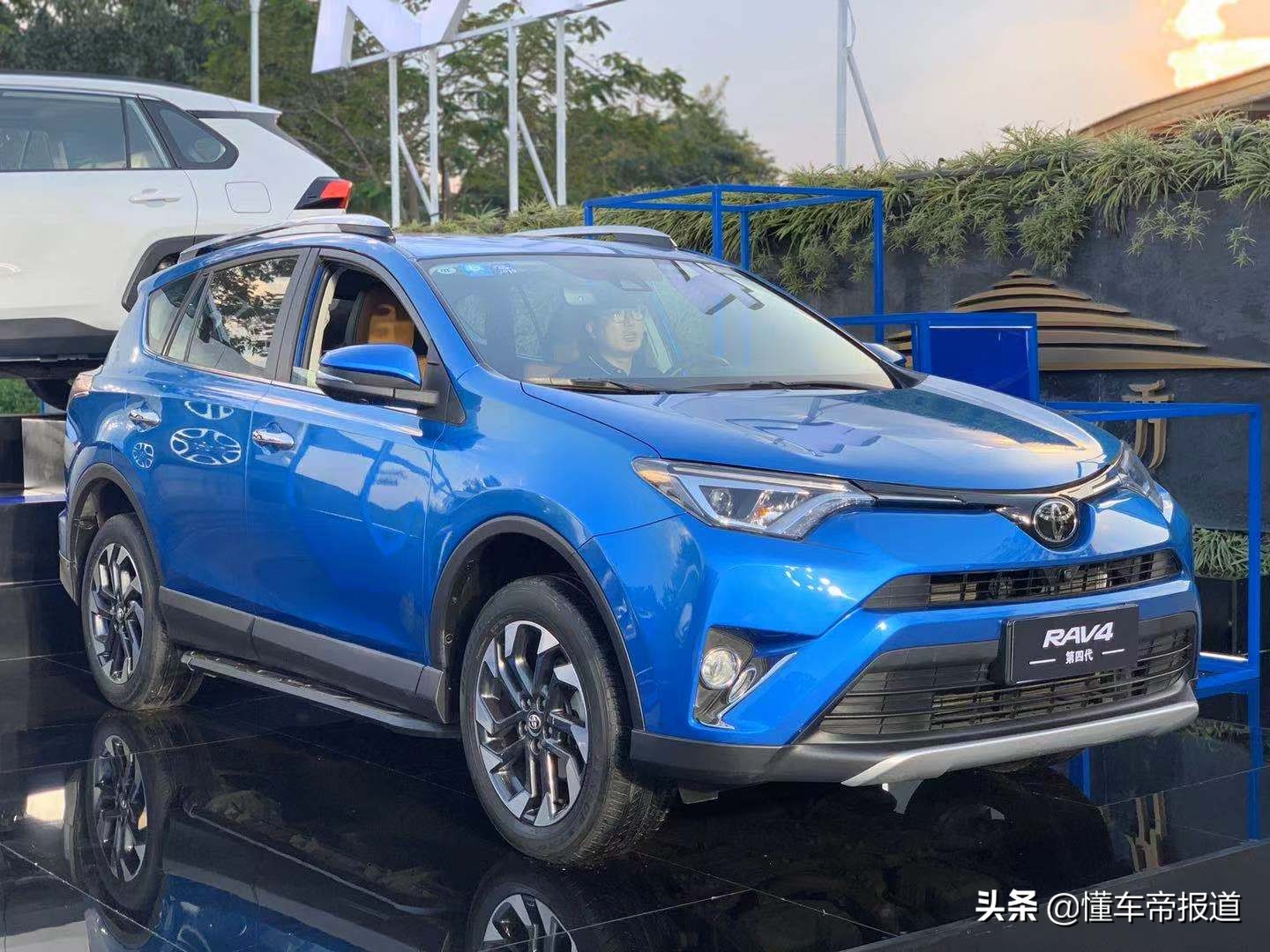 新车 </p><p>　　 CR-V怕吗？丰田新款RAV4要来了，配置曝光，明年海外交付