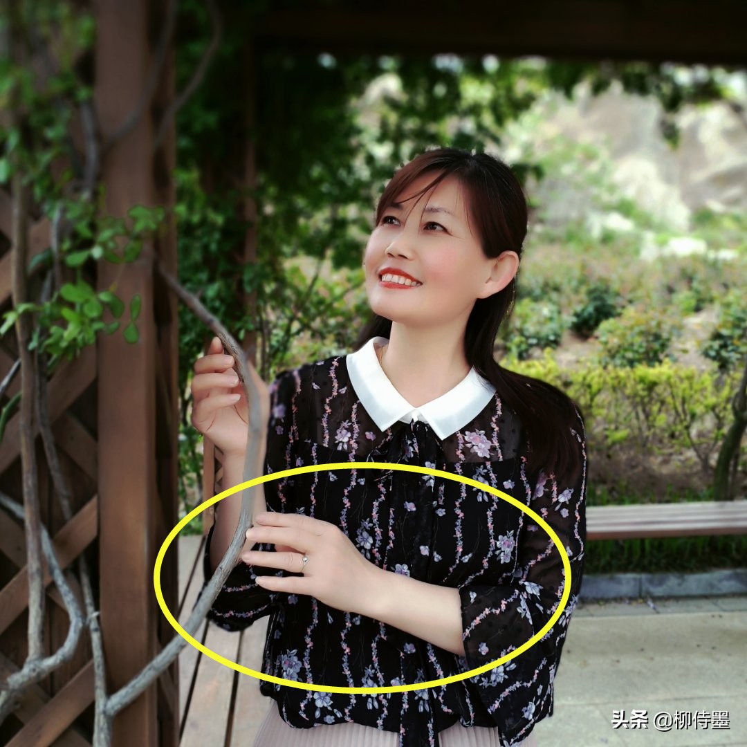 2张人像发现4个问题，16图解6个摄影技巧，拍照清丽优雅不俗气