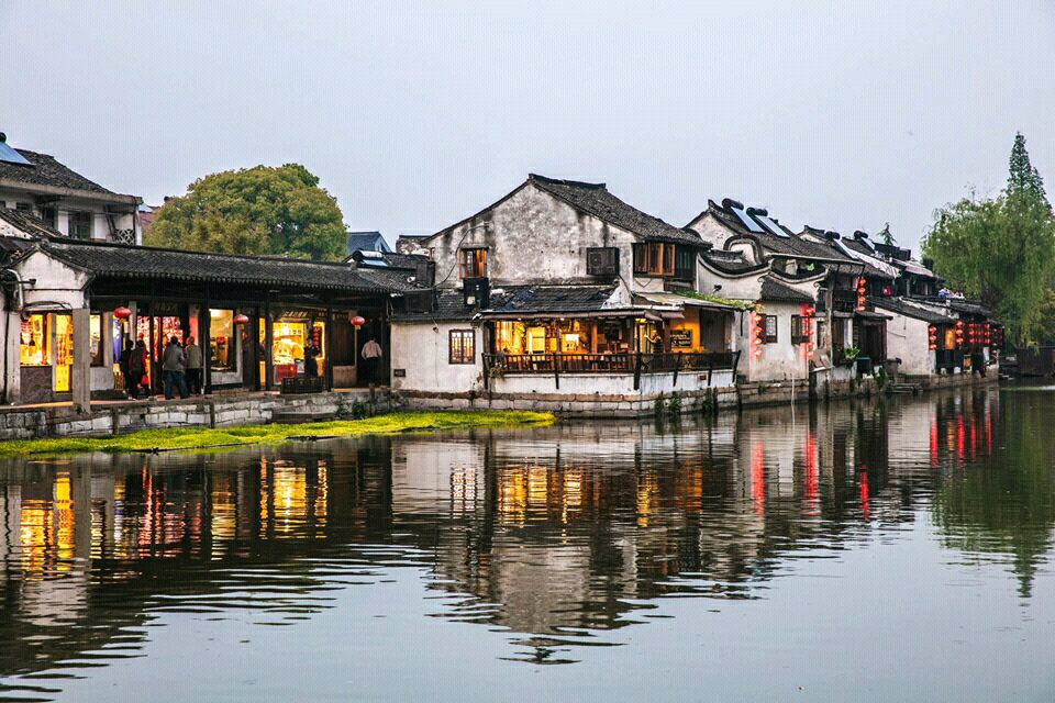 梦里江南水乡，最唯美的诗情画意、旗袍神韵，终被牵绊