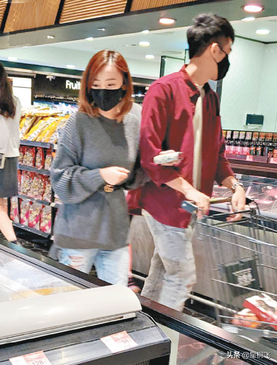 钟健威拣戒指 黄美棋安心等嫁