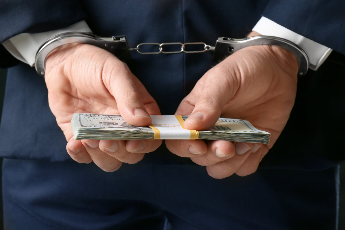 利用非法获得的公民信息进行电话推销，你可能涉嫌犯罪