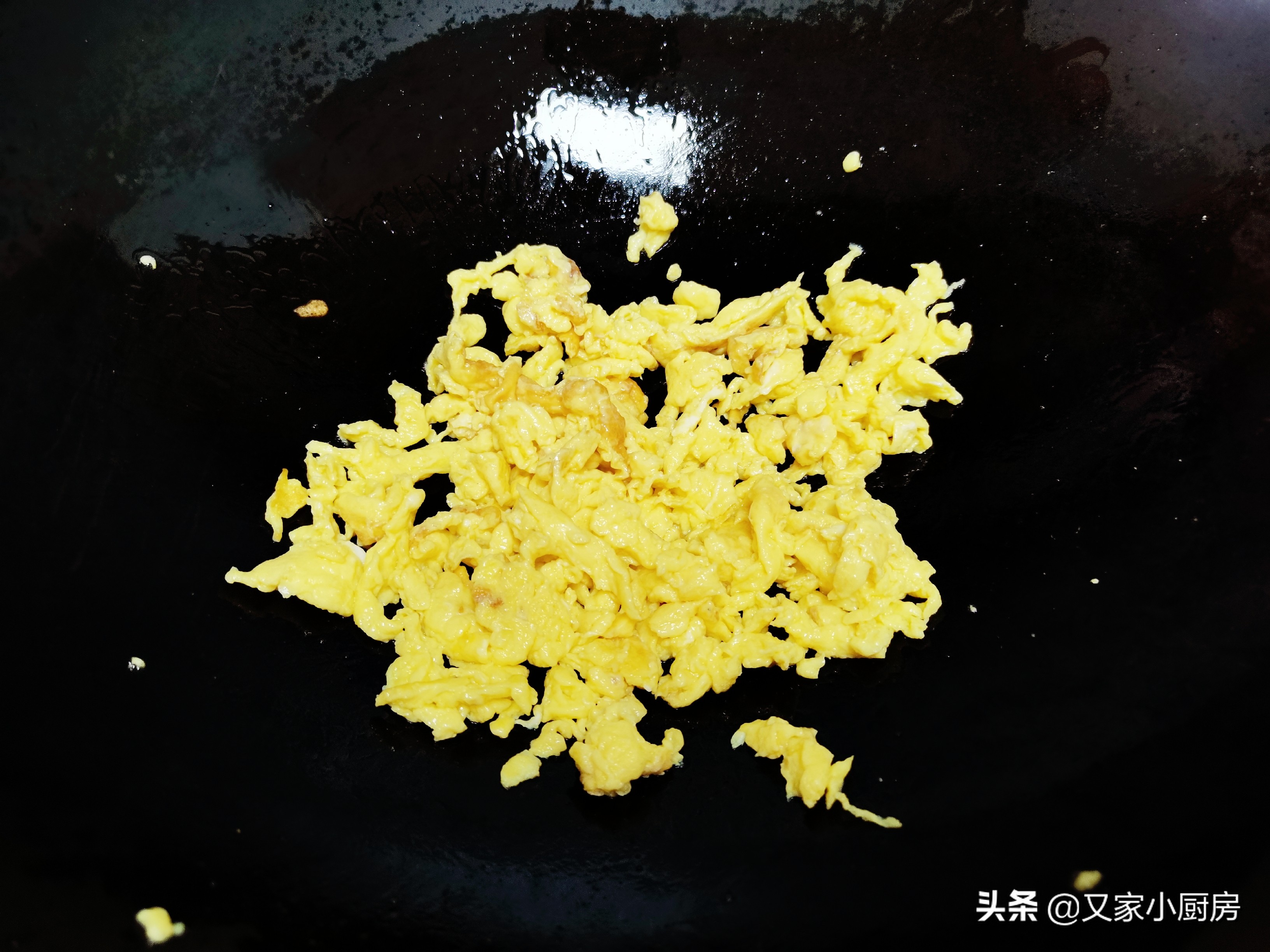 三鲜馅的饺子怎样调拌最好吃？教你一个技巧，饺子鲜香好吃不出水