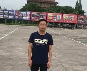 2019年,鞠勇的淘宝店销售额1900万,这是他一门心思做线上生意的第一年