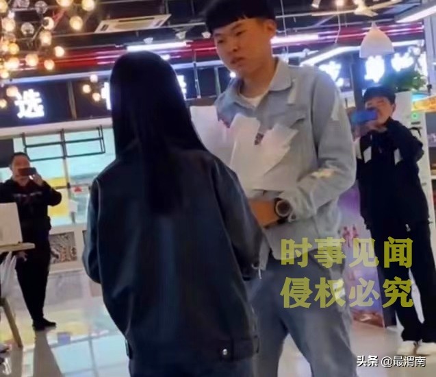 两位大学生接吻视频（河北一大学生表白成功）