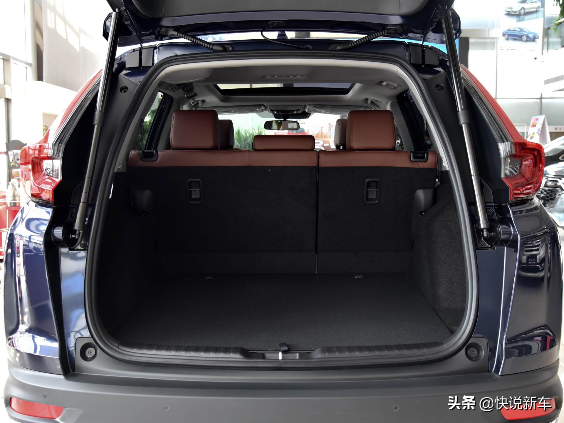 空间大保值率高，油耗表现一般，实拍CR-V