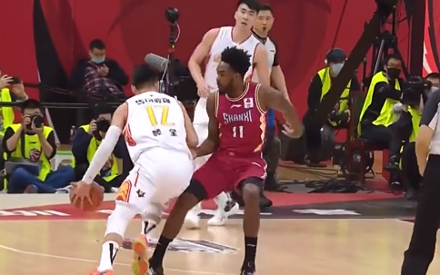 nba为什么都躲在镜头后面(5慢镜解析富兰克林2次违体！难怪詹姆斯没哨，哈登只配混NBA)