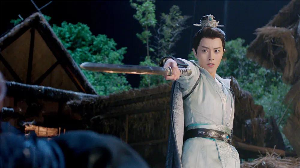 别以为贴个胡子就是女扮男装，这6位女星的男装太帅，真不糊弄人