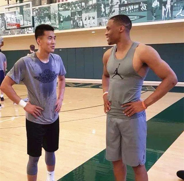 郭艾伦为什么没有nba选中呢(郭艾伦为什么迟迟没有被NBA选中？重看球探报告：优缺点太明显)