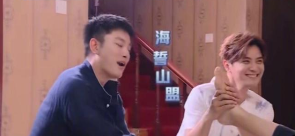 土味情话聊天：让爱情在幽默与真诚中升温，轻松撩动心弦