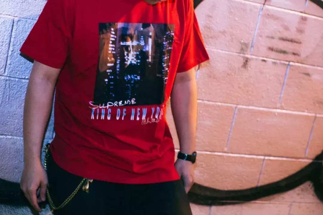 今年买 Supreme 还是 Palace ? 这是个难题