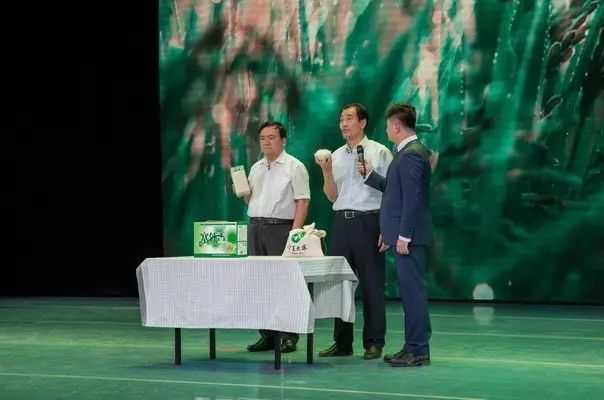 农村土特产想打开市场，注册商标形成品牌，实乃破局良策