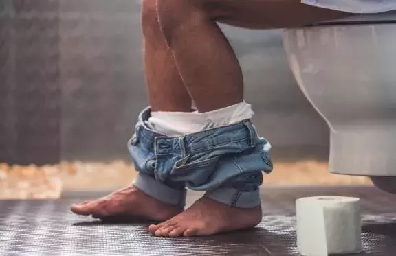 阴囊皮炎阴囊皮炎是一种发生于阴囊皮肤的主要由神经功能障碍引起的