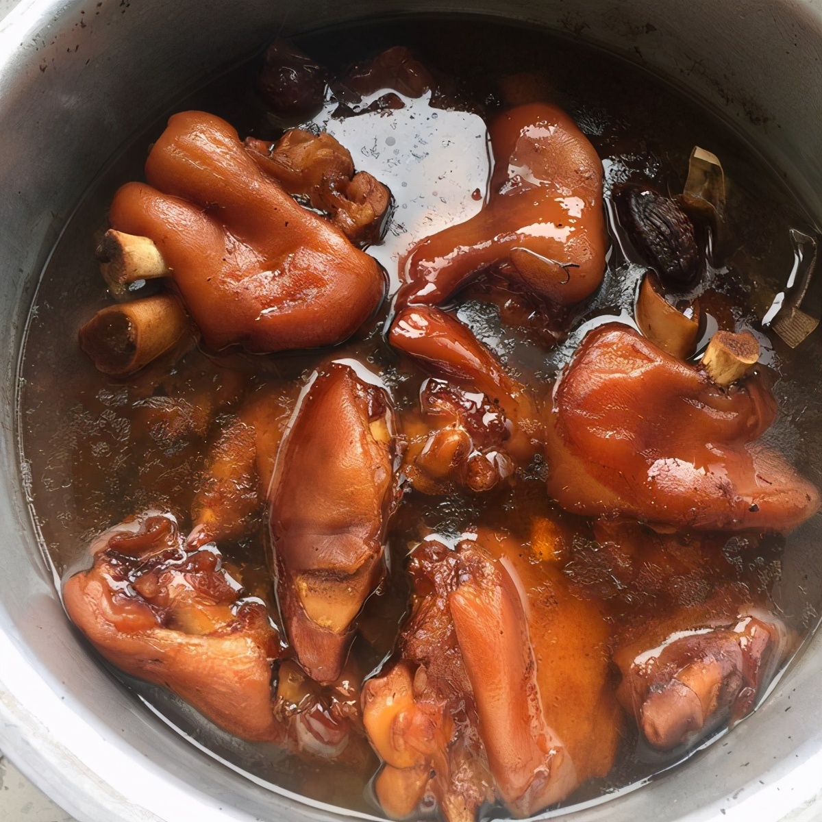 學(xué)習(xí)鹵豬蹄，5種香料要放對，頭香尾香連接，豬蹄軟爛香嫩沒腥味