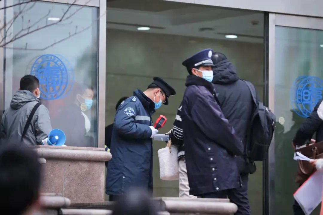 考生规模再创新高！考研首日，多图直击复旦大学考点