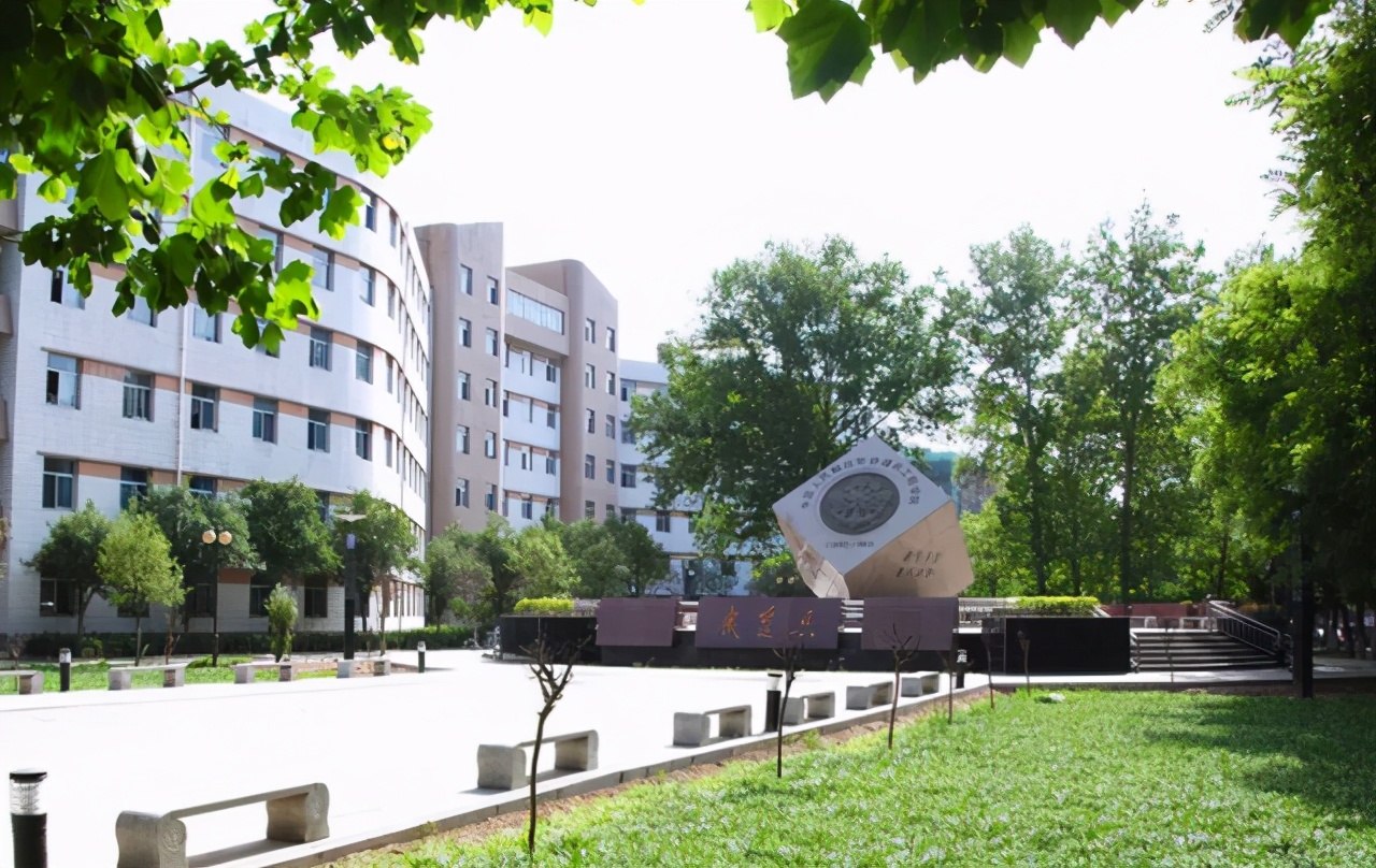 成绩一般，又想进铁路系统？请看这所大学，就业好，属铁饭碗行列