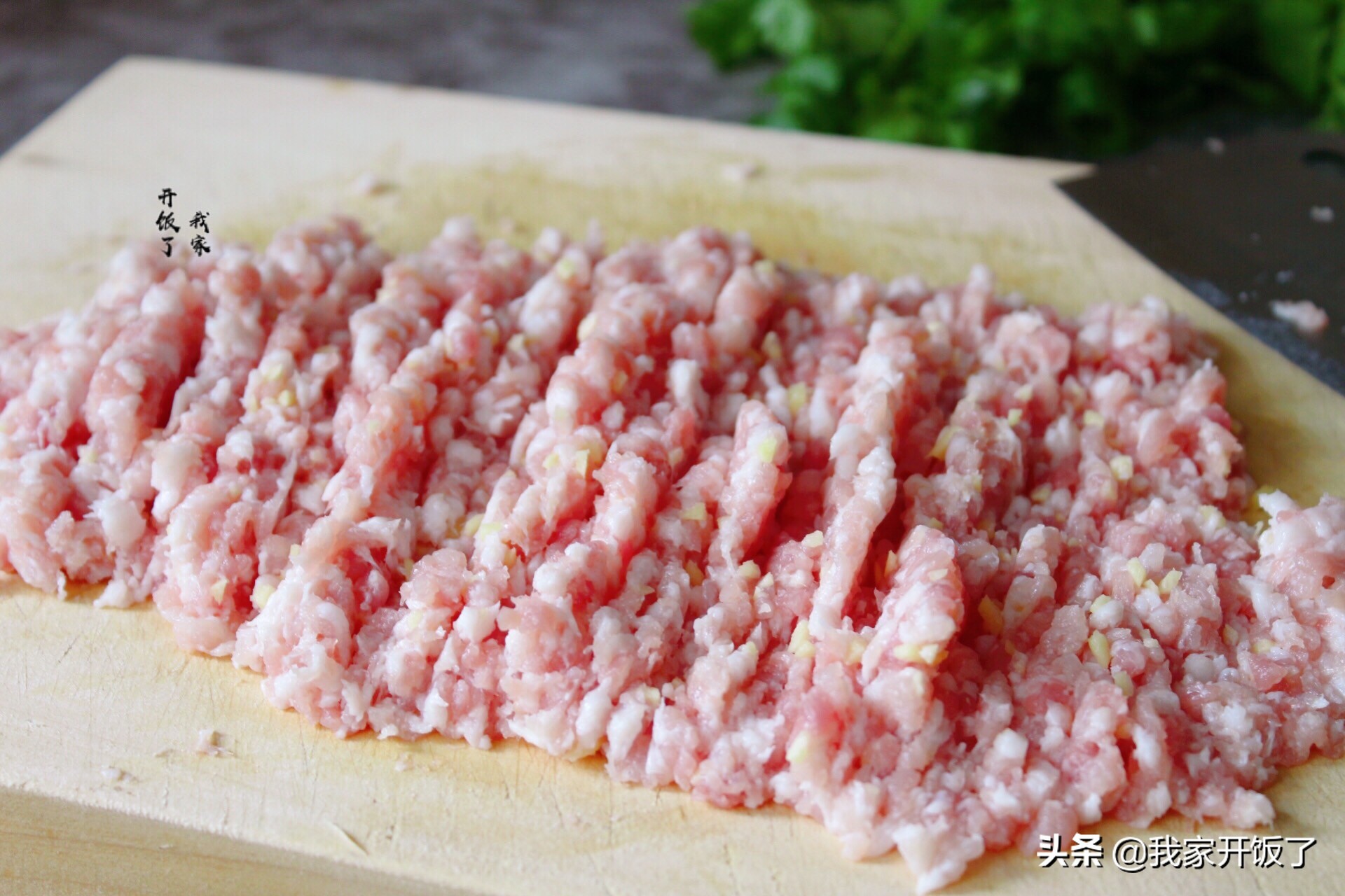 生汆肉丸这样做，3斤猪肉不够吃，肉嫩又劲道，不腥不柴有诀窍