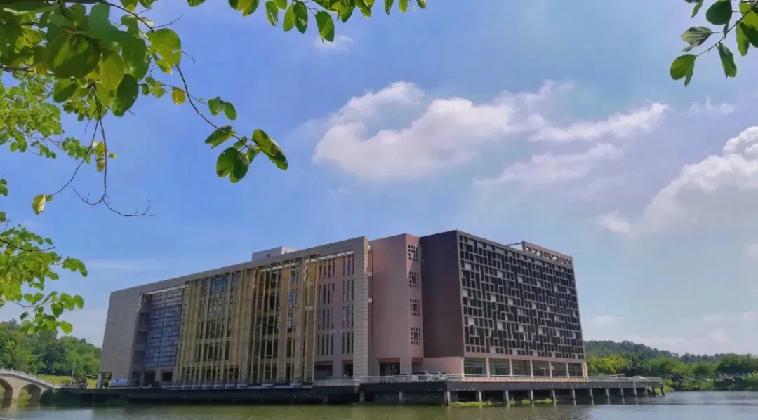 广东财经大学2021年本科招生咨询方式这里全都有