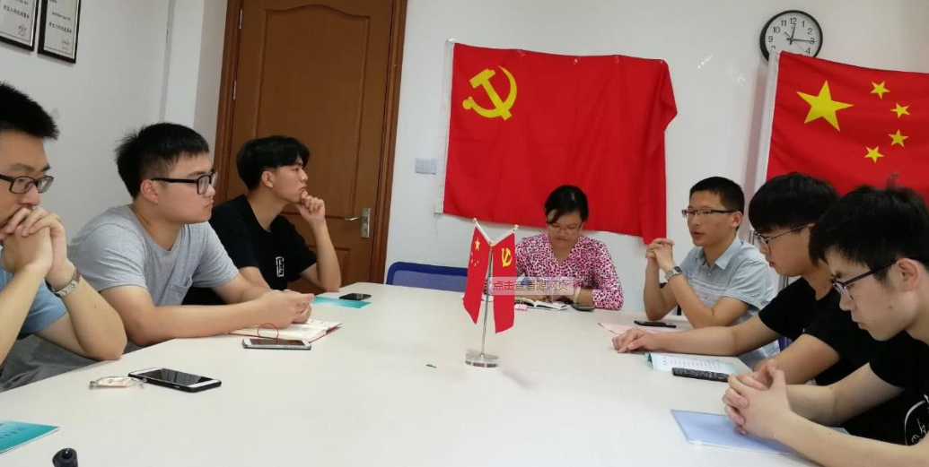 大学辅导员每月能赚多少钱？真实工资条流出，难怪博士也想当导员