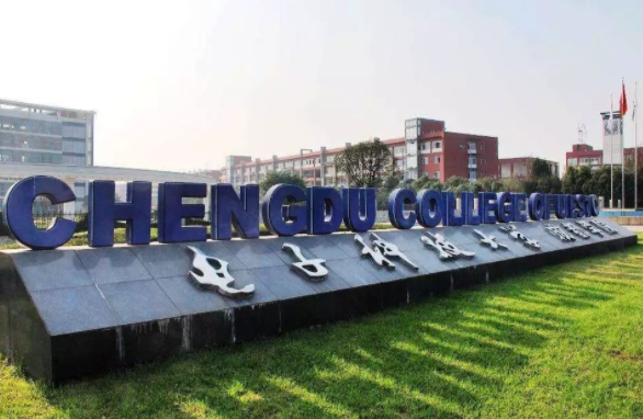 重庆考生运气爆棚，以507分捡漏985高校，却因专业被大家嘲笑