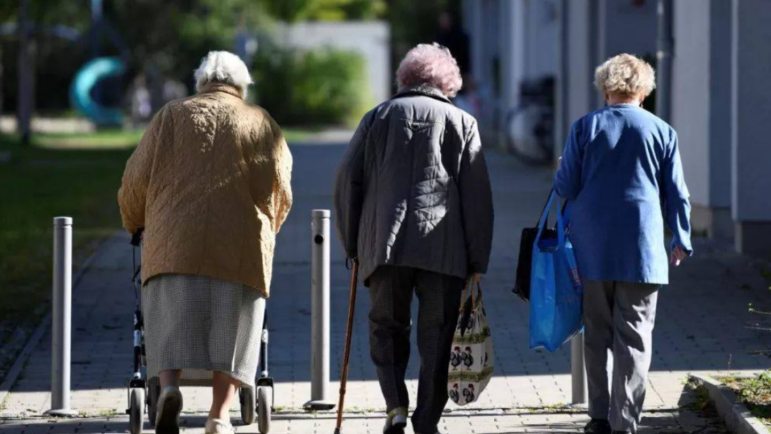 延迟退休4大原则确定，又一“新问题”出现了？专家再提新建议