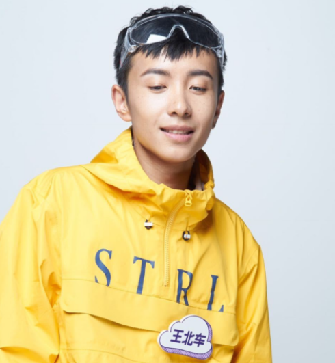 要名没名，要人气没人气！这6位小明星，排场一个比一个大