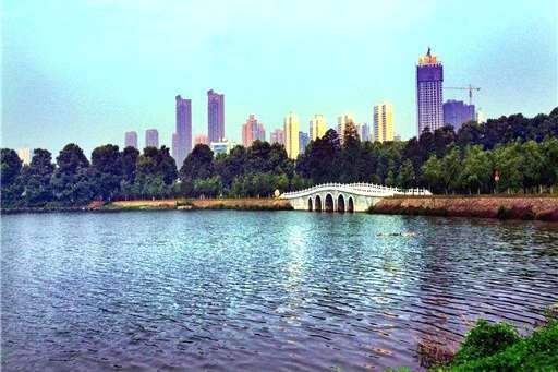 武汉：中国著名的大学之城，110万大学生，83所高校，7所211