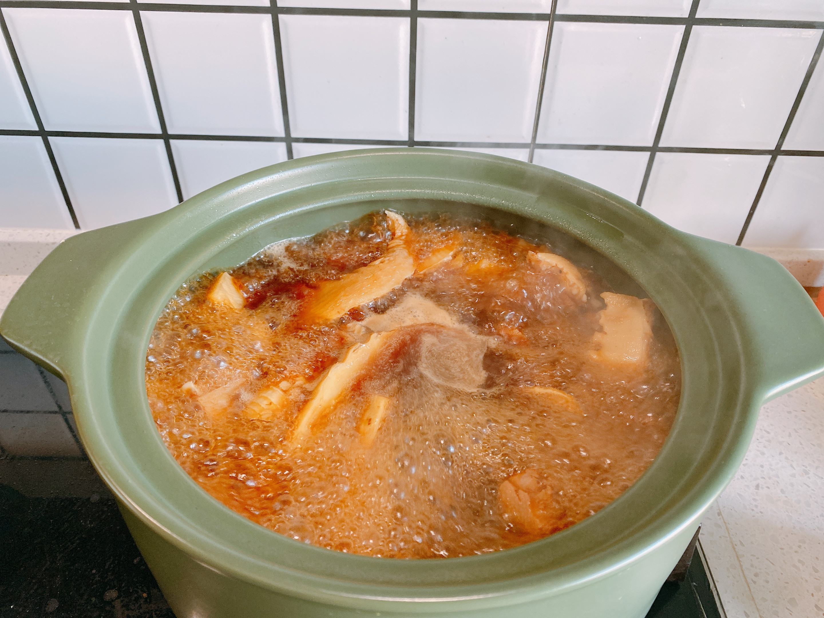 鸭肉最好吃的做法，咸香入味，肉质酥软没有腥味，适合冬天炖一锅