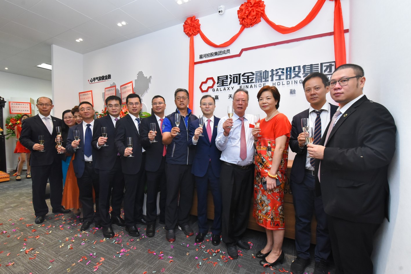 普宁地产大佬黄楚龙:千亿公司股份都自己拿,百亿财富被严重低估