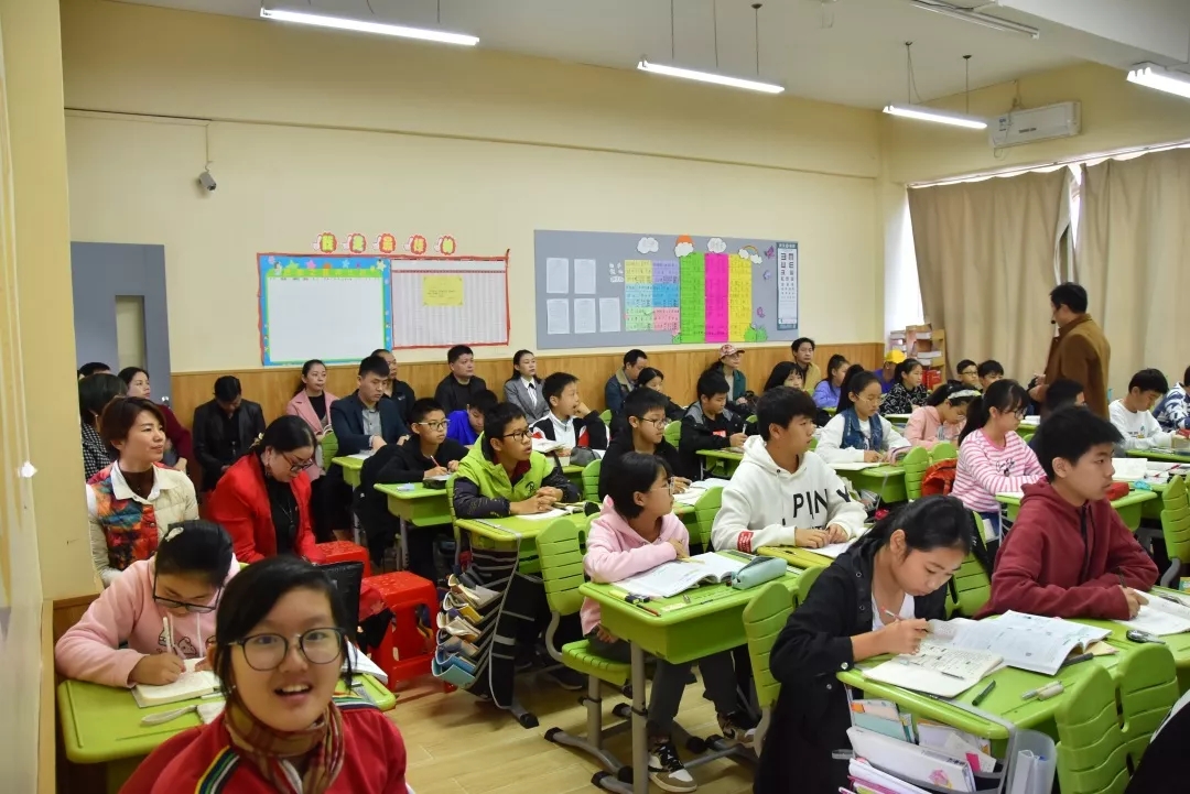 最美青春，见证成长 ---武汉大方学校初中部开放日圆满举行