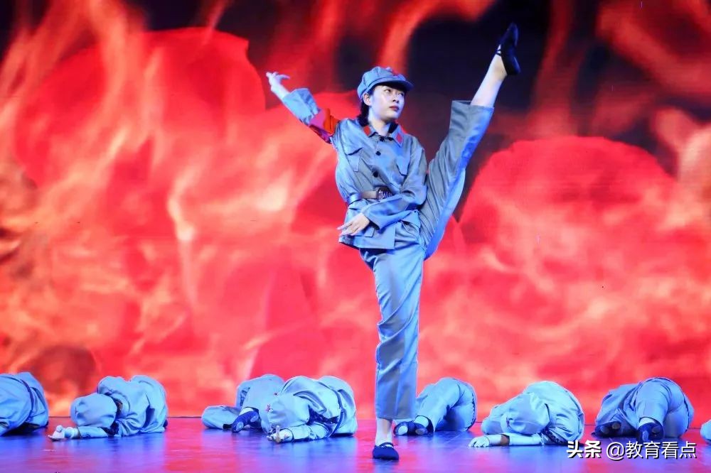 青春献礼新时代，为广东省华立技师学院艺术节点赞