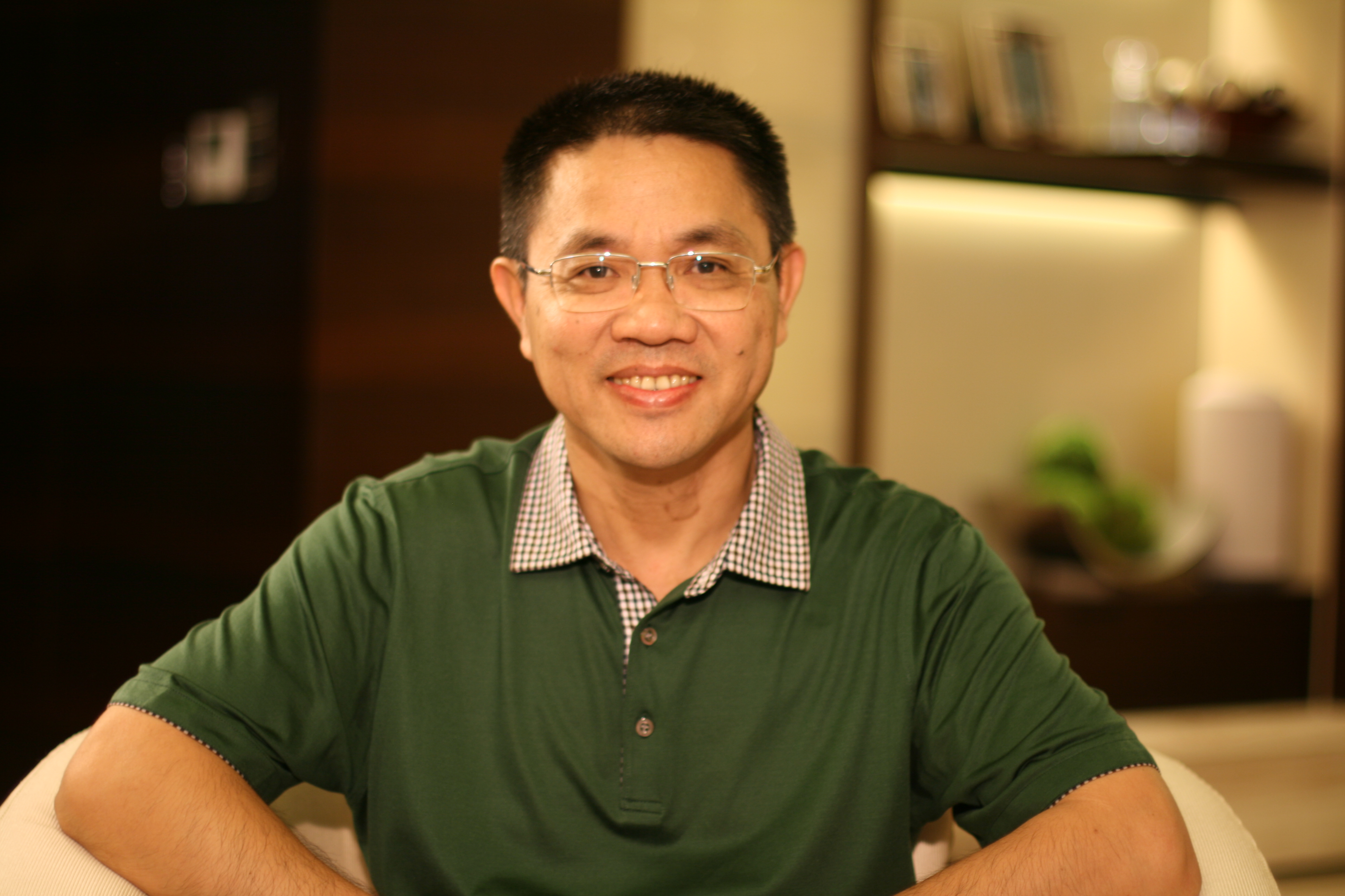 湛江又一富豪出现：北大毕业，靠养猪逆袭人生，如今身价75亿