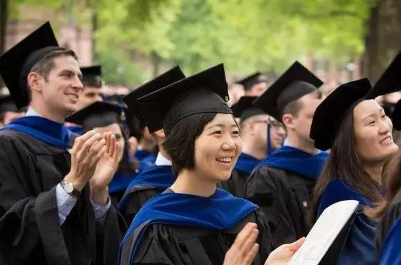 明星“扎堆”报考伯克利，被质疑是“野鸡”，它在国内是啥水平？